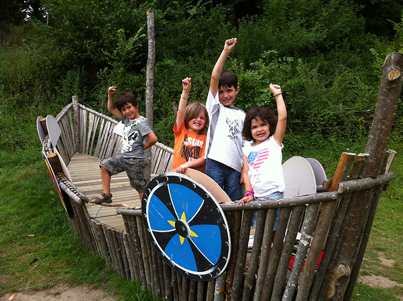 Jeux enfants - Bateau sur le site de Rieux