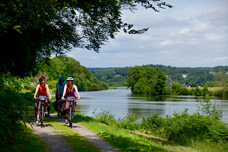 Balade en vélo sur le chemin de halage - SBourcier